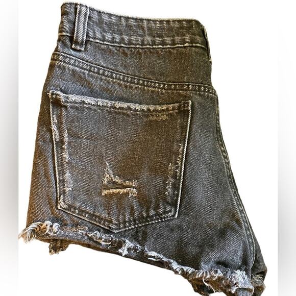 Zara Button Fly Shorts Women's Size 4 Black Distressed Faded Denim Jean - Picture 2 of 8